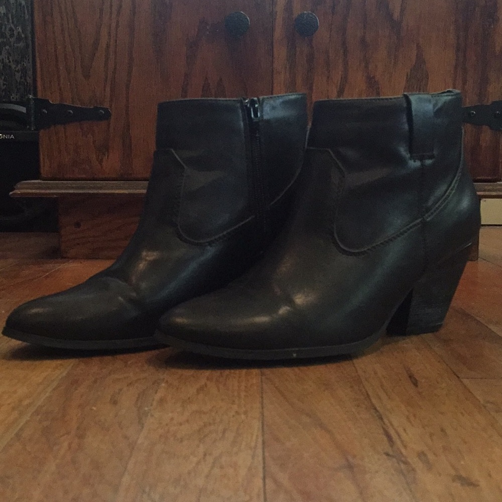 Ankle boots